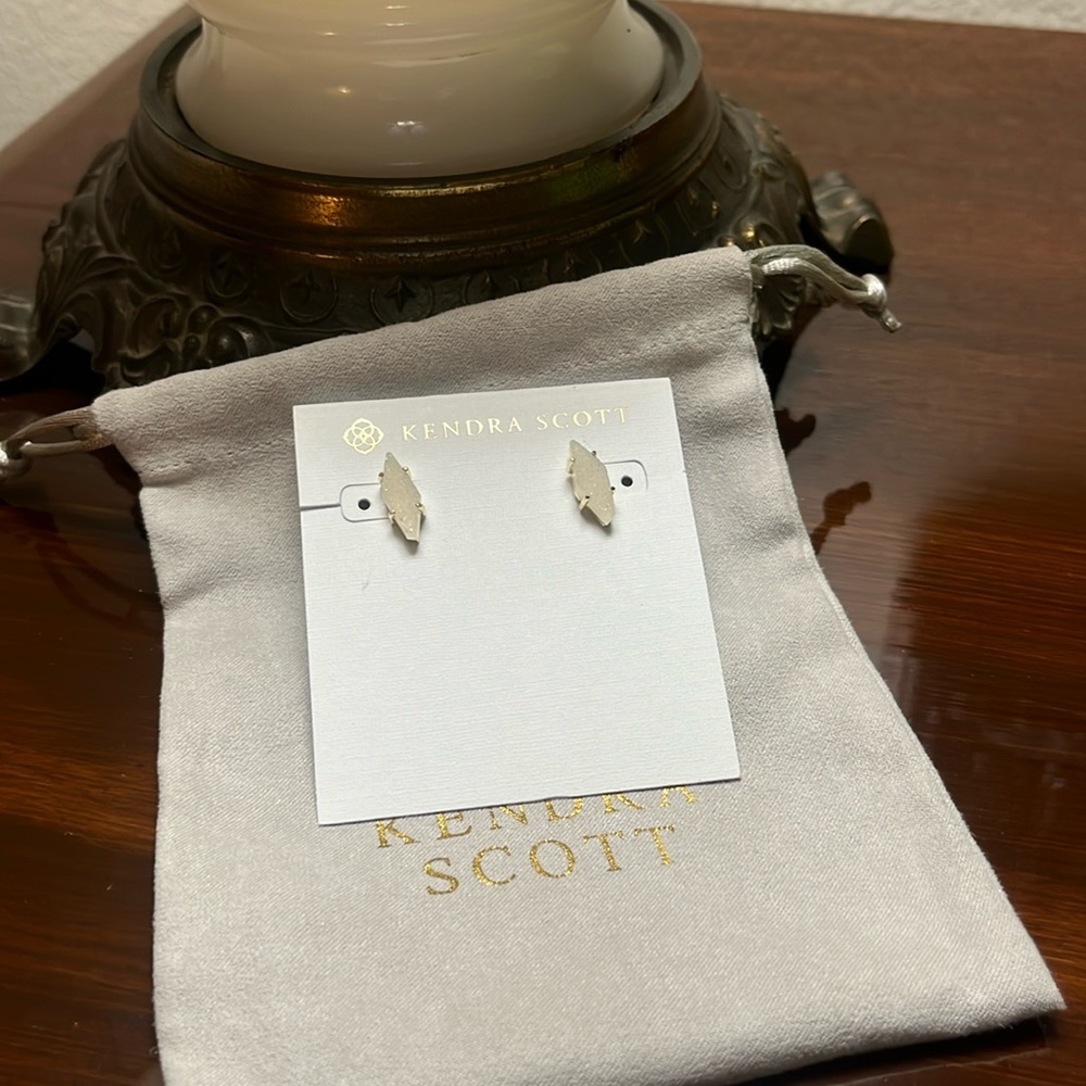 Kendra Scott iridescent Brooks